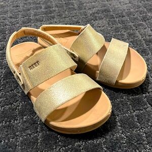 Toddler reef sandals
